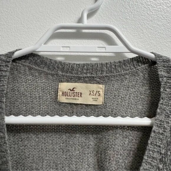 Hollister Lip Print Graphic Sweater XS/S - Picture 3 of 5